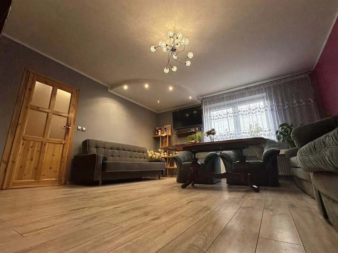 Jeden Dom, Dwa oddzielne mieszkania - Dębice