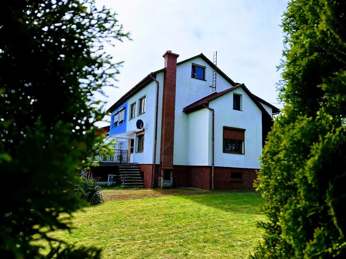 Dom nad Stawem we wsi Rów / Myślibórz