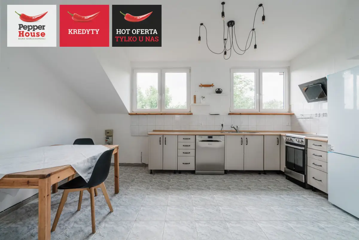 DOM W KOSAKOWIE Z TRZEMA ODDZIELNYMI MIESZKANIAMI