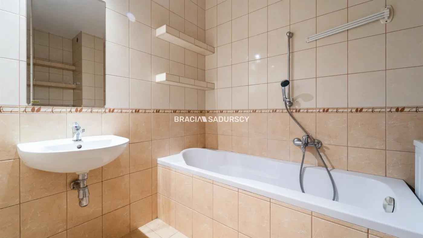 2 pok(oddzielne)Pradnik Czerwony, Park Wodny