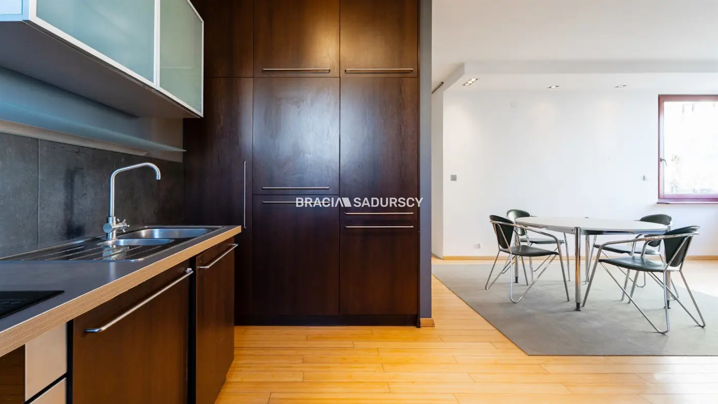 2 pok z dużym ogródkiem ul. Bobrzyńskiego