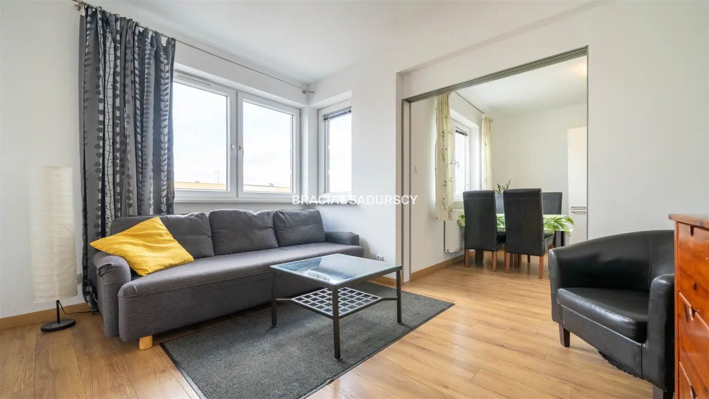 PRZESTRONNE, SŁONECZNE 2-POKOJOWE Z BALKONEM