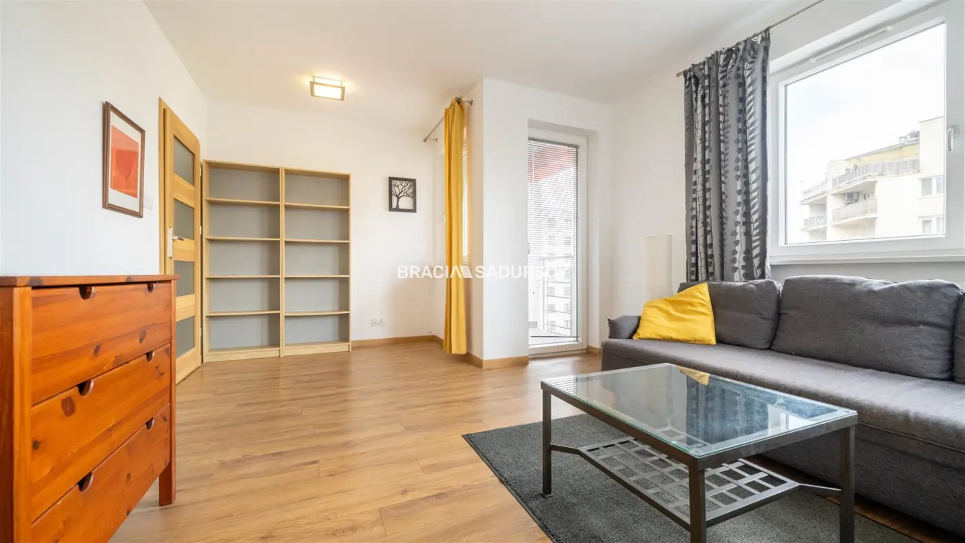 PRZESTRONNE, SŁONECZNE 2-POKOJOWE Z BALKONEM