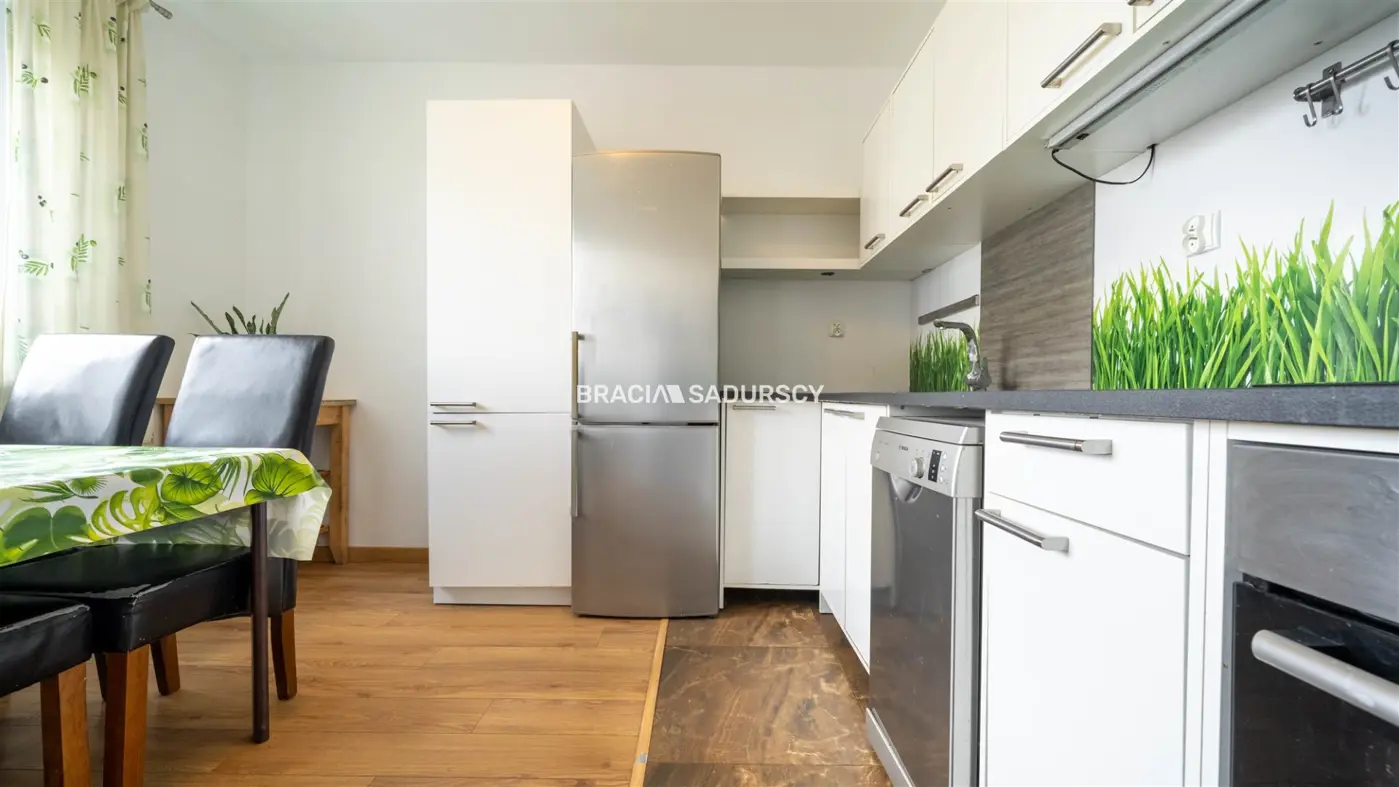 PRZESTRONNE, SŁONECZNE 2-POKOJOWE Z BALKONEM