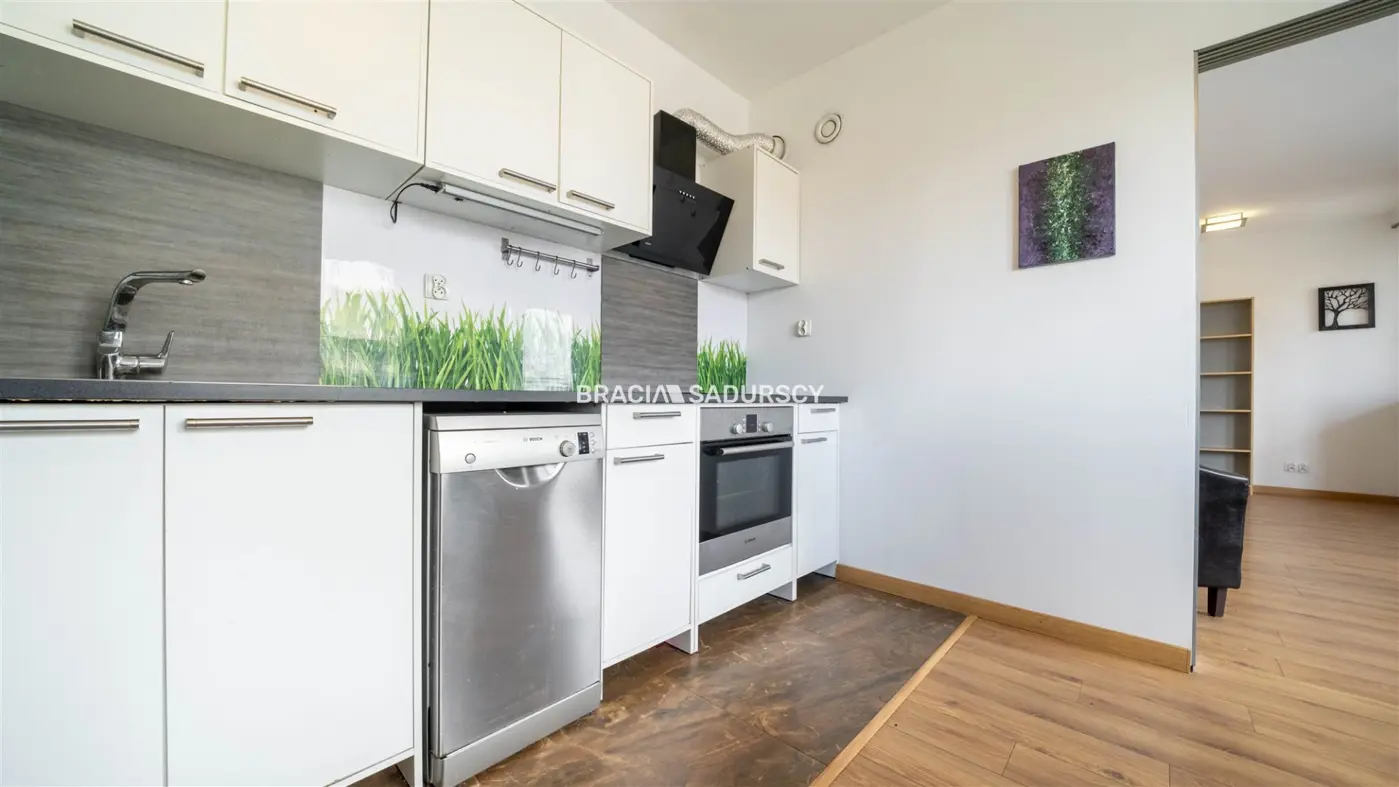 PRZESTRONNE, SŁONECZNE 2-POKOJOWE Z BALKONEM