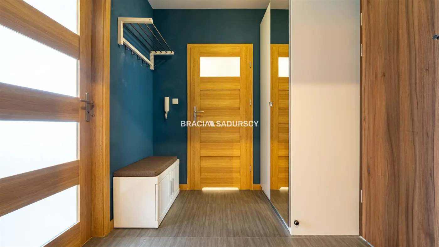 PRZESTRONNE, SŁONECZNE 2-POKOJOWE Z BALKONEM