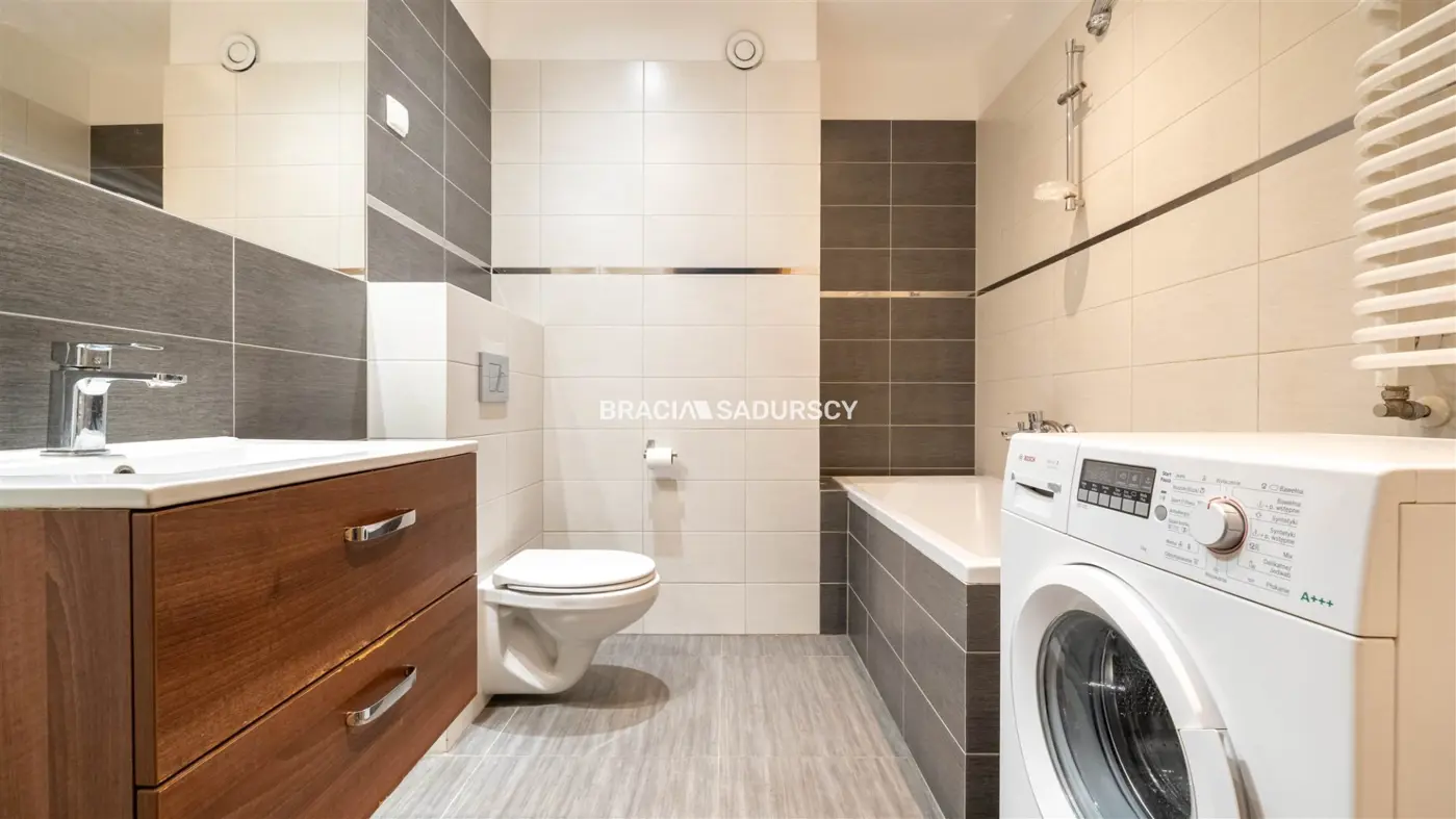 PRZESTRONNE, SŁONECZNE 2-POKOJOWE Z BALKONEM