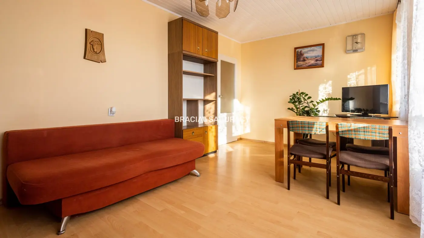 2 pokoje z osobną kuchnią. SPRZEDAM.