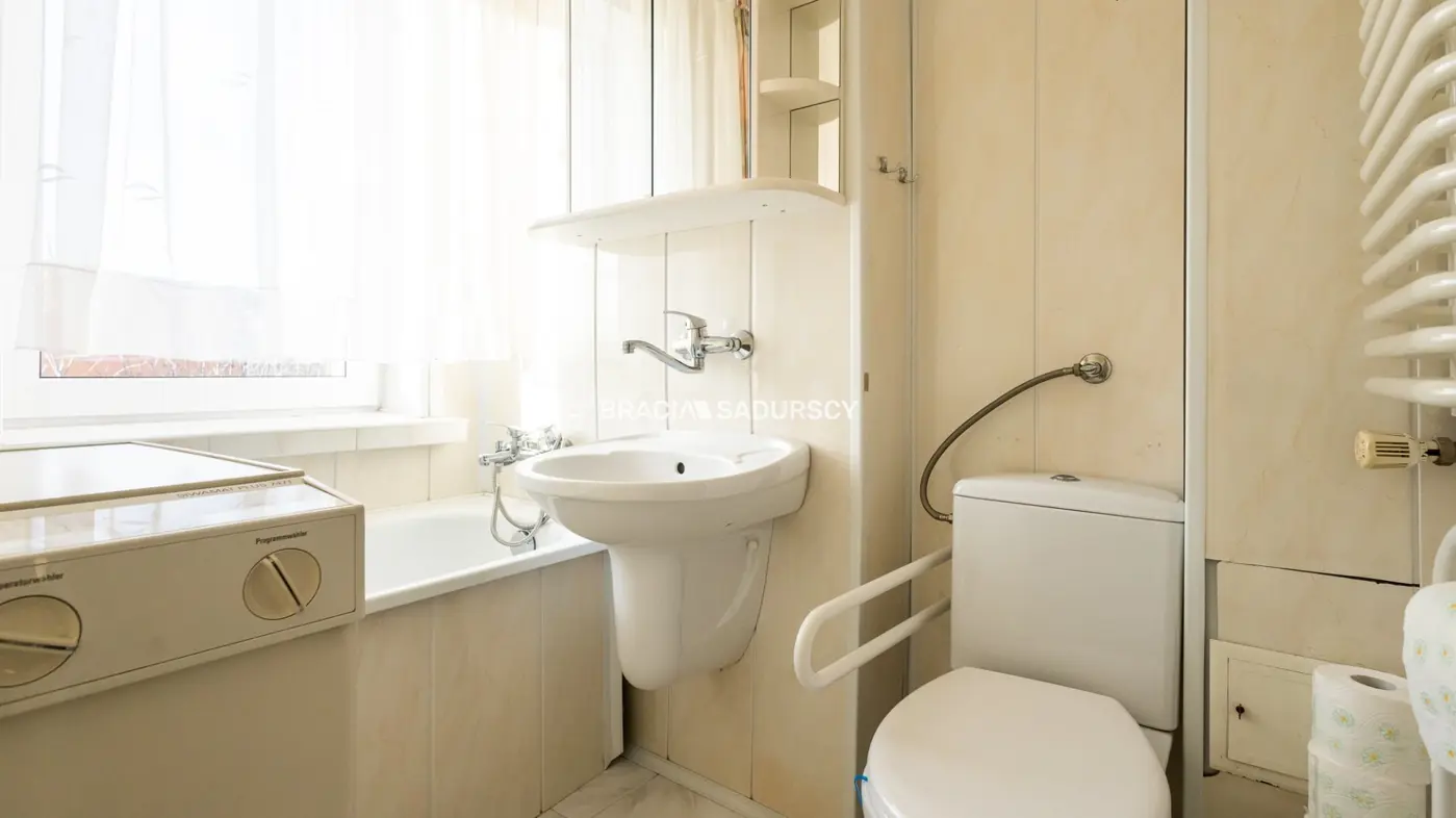 2 pokoje z osobną kuchnią. SPRZEDAM.