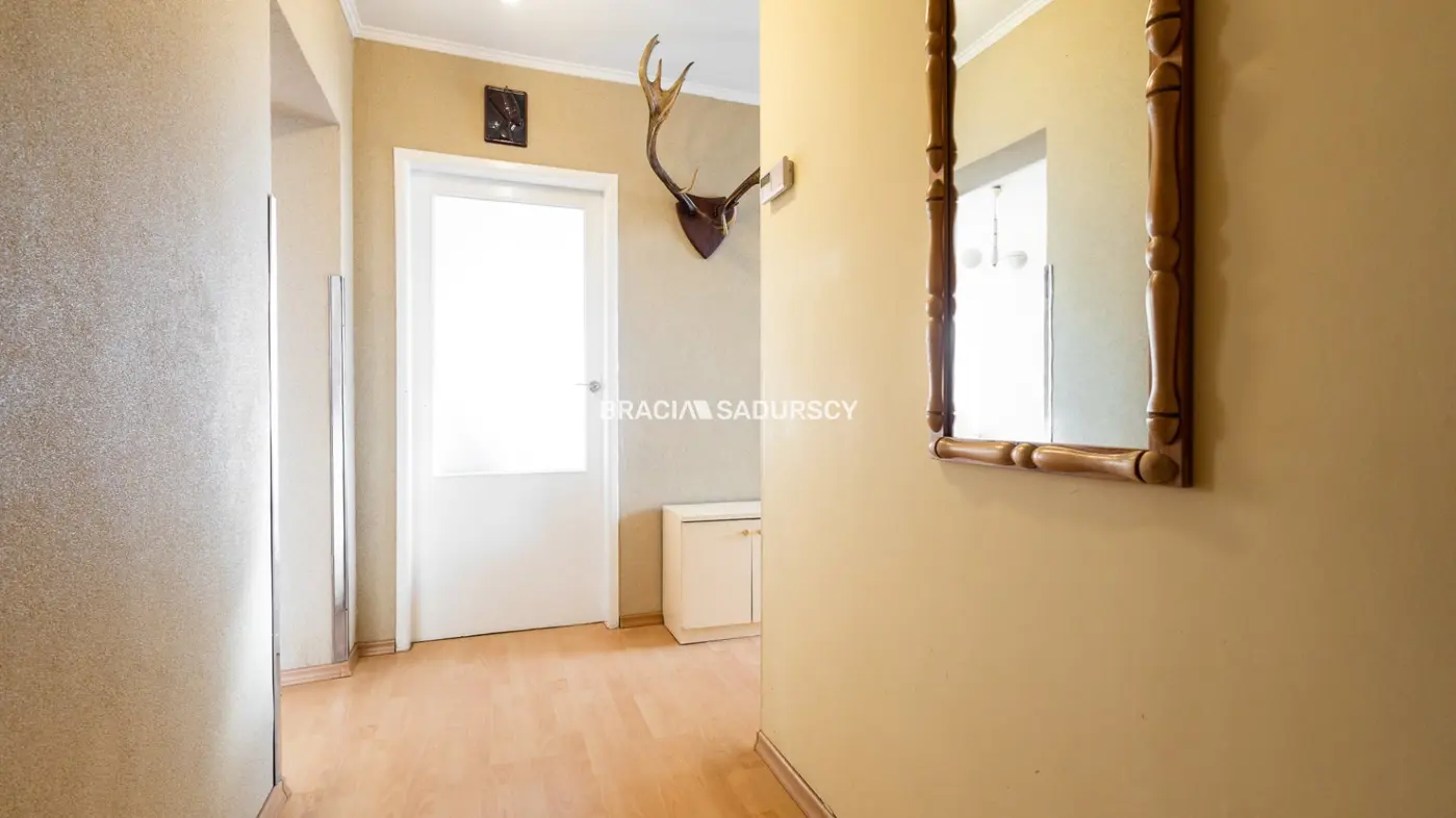 2 pokoje z osobną kuchnią. SPRZEDAM.