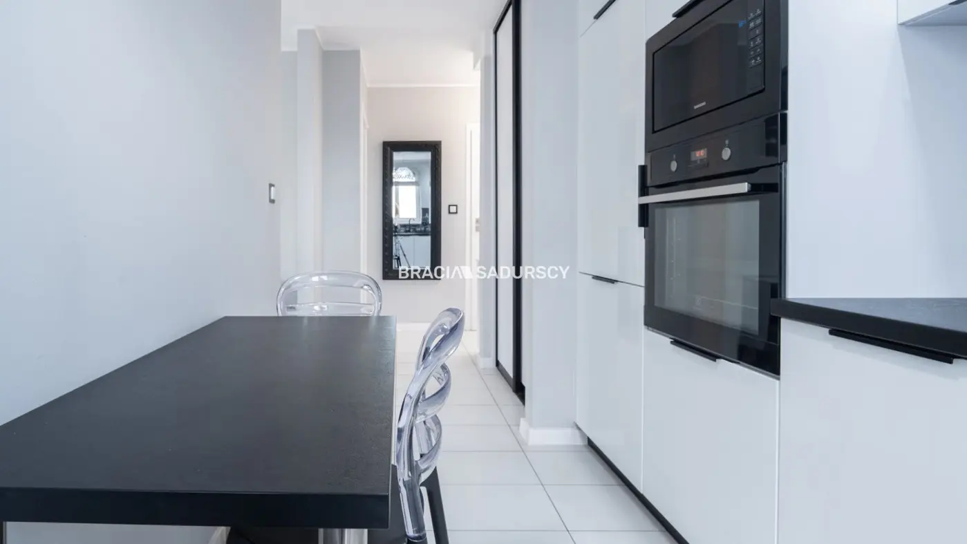 2 niezależne pokoje/garaż/kom.lok/Górka Narodowa