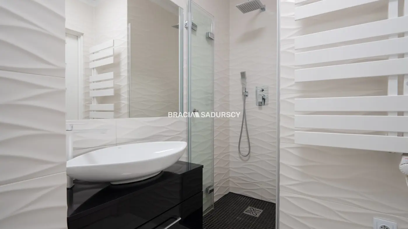 2 niezależne pokoje/garaż/kom.lok/Górka Narodowa