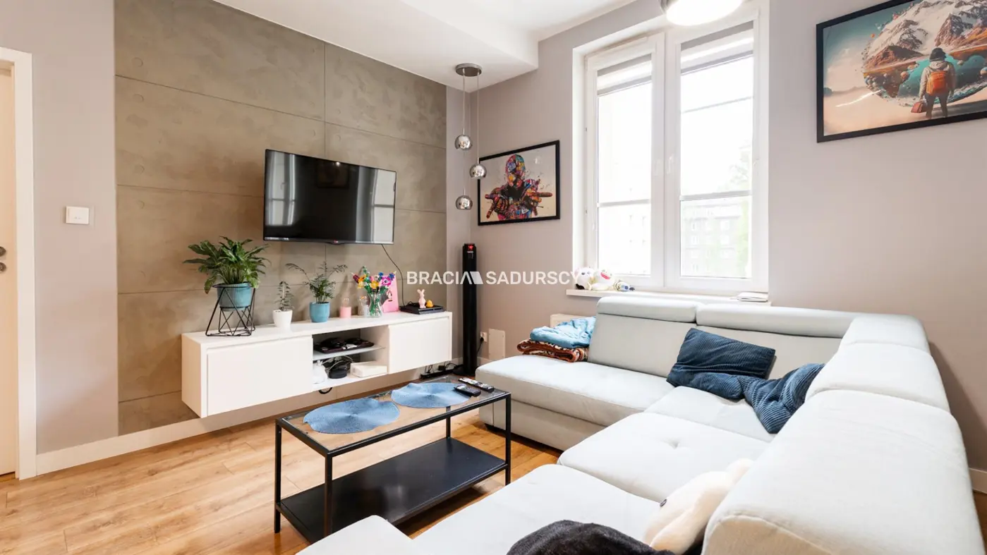 Bardzo ładne mieszkanie. Osiedle Stalowe.