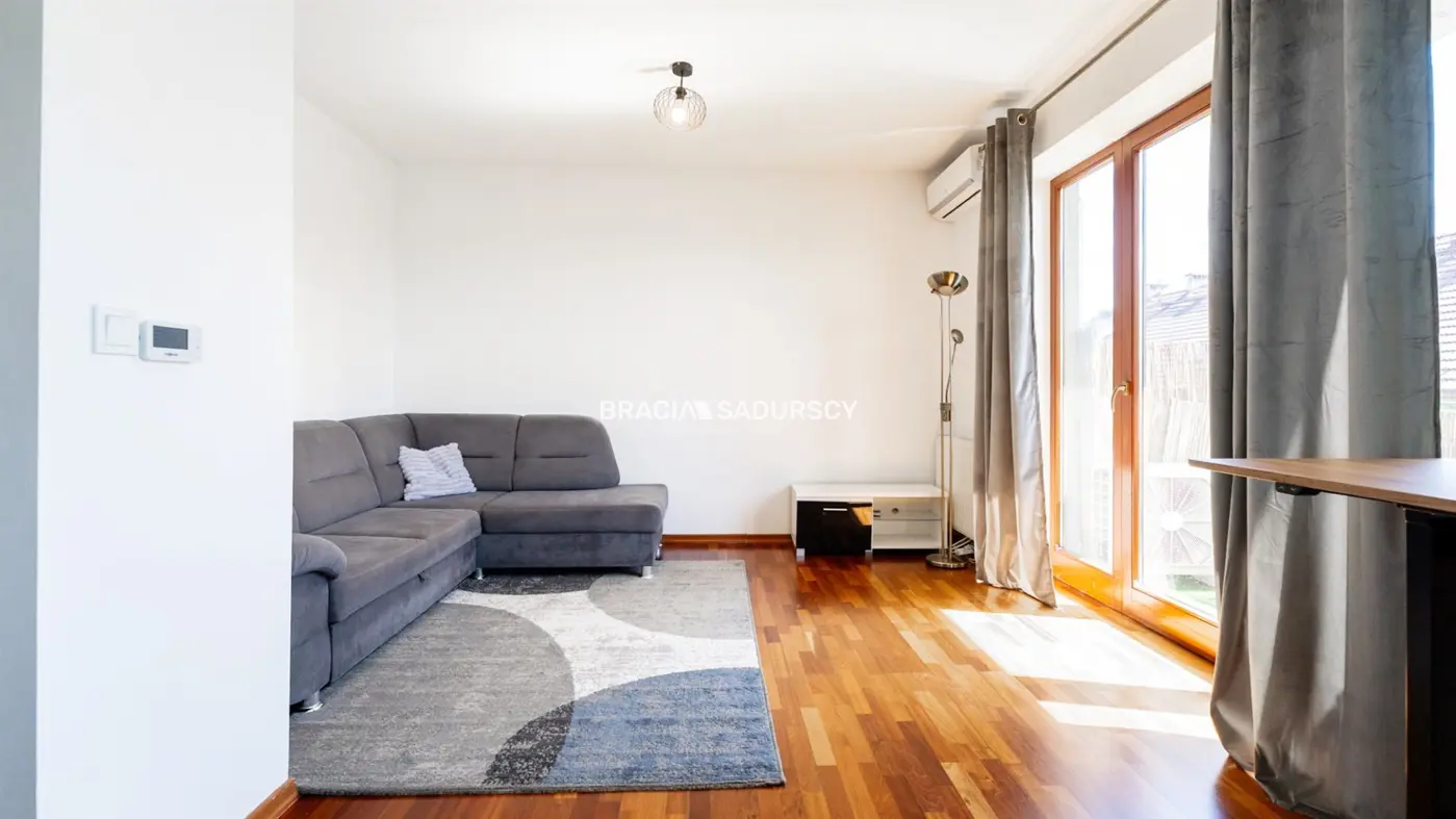 Zadbana Kawalerka z balkonem