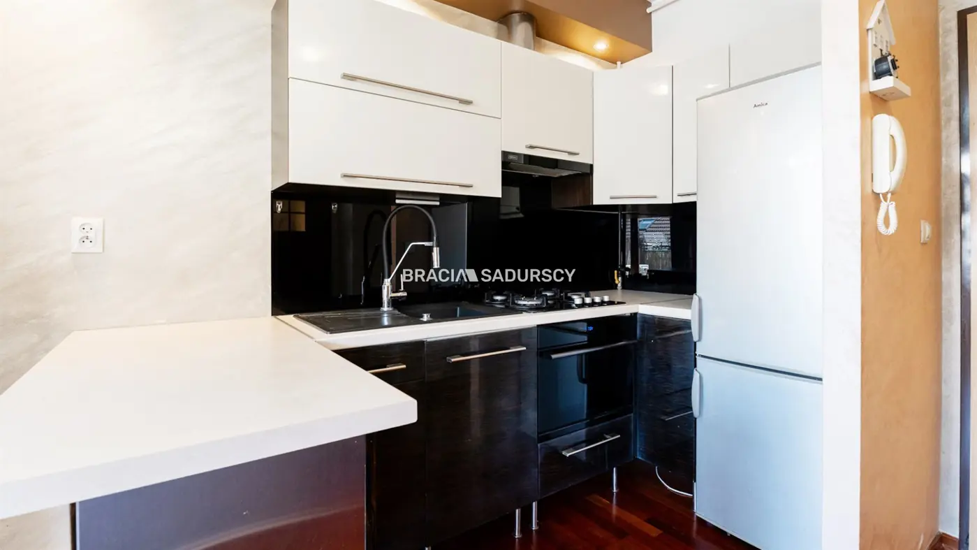 Zadbana Kawalerka z balkonem