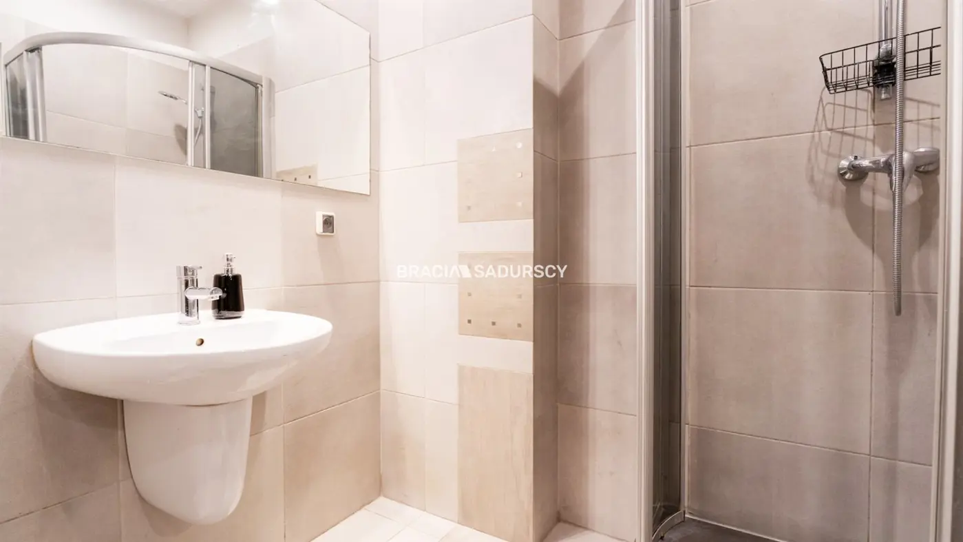 Zadbana Kawalerka z balkonem