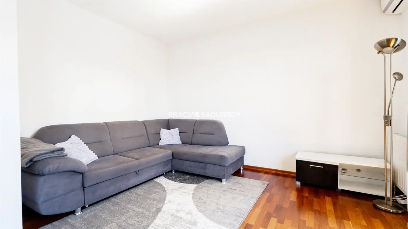 Zadbana Kawalerka z balkonem