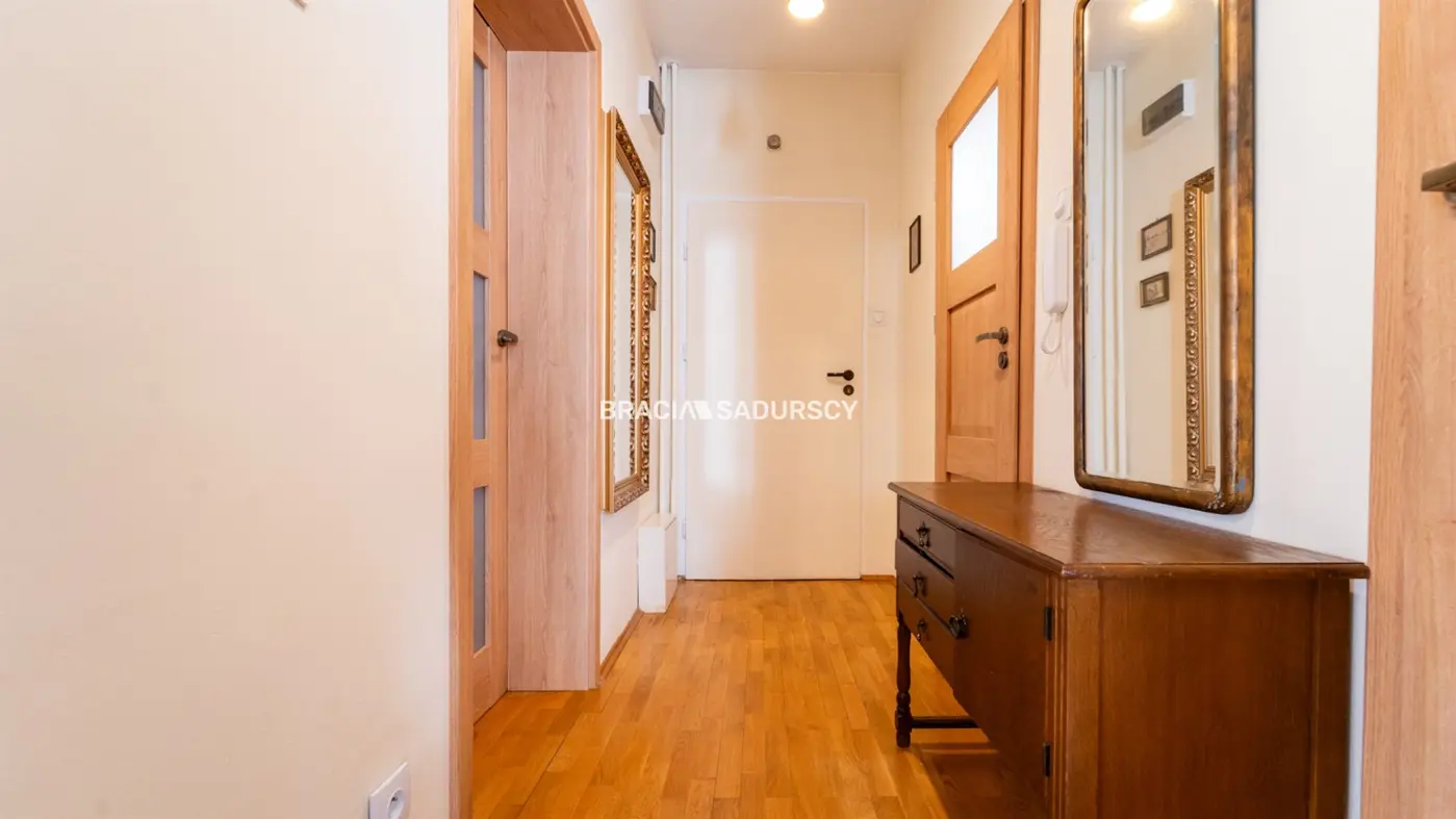 2pok 50m2 Prądnik Czerwony z 2 balkonami i garażem