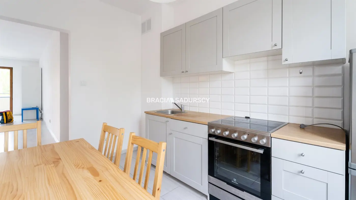 3 pok Kliny z dużym balkonem, zielone osiedle