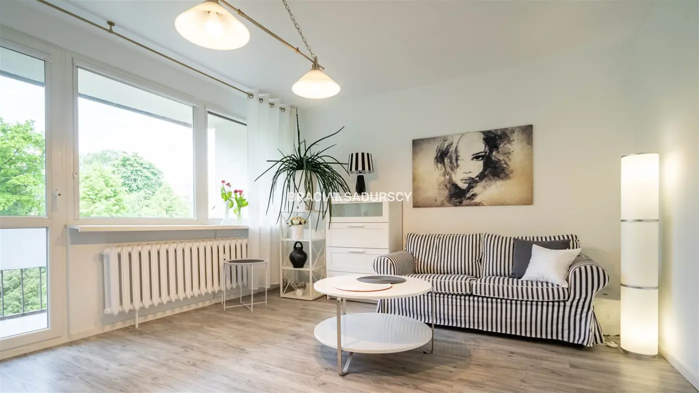 GUSTOWNE, ZADBANE, 2-POKOJOWE Z ODDZIELNĄ KUCHNIĄ