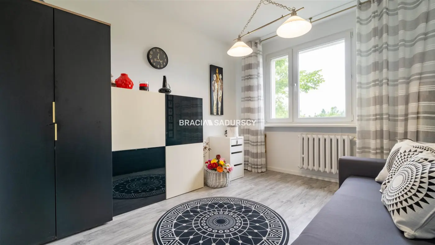 GUSTOWNE, ZADBANE, 2-POKOJOWE Z ODDZIELNĄ KUCHNIĄ