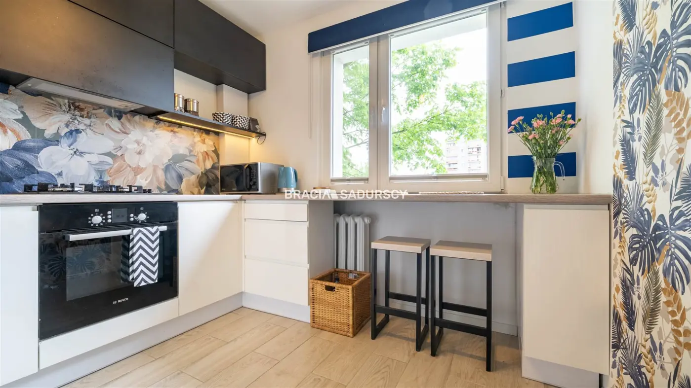 GUSTOWNE, ZADBANE, 2-POKOJOWE Z ODDZIELNĄ KUCHNIĄ