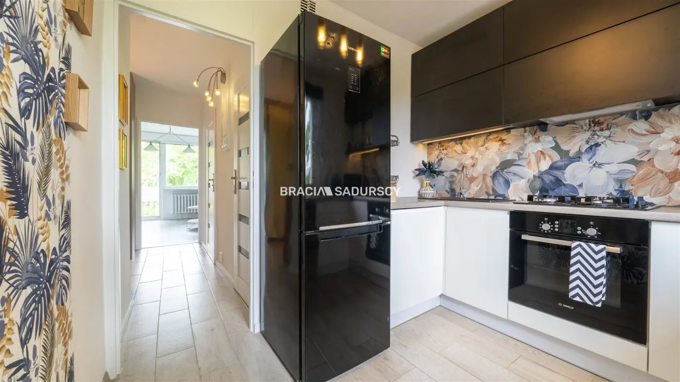 GUSTOWNE, ZADBANE, 2-POKOJOWE Z ODDZIELNĄ KUCHNIĄ