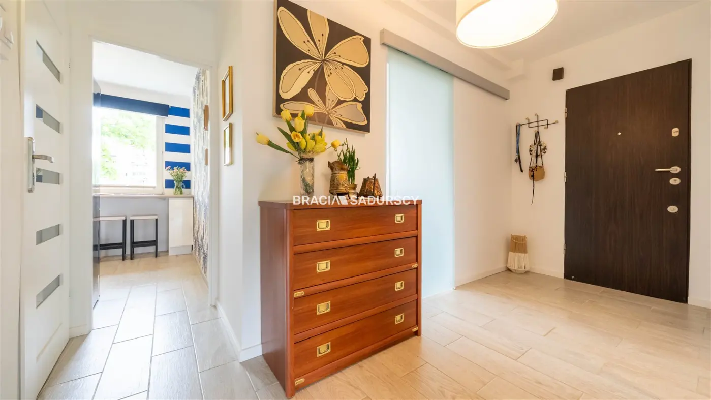 GUSTOWNE, ZADBANE, 2-POKOJOWE Z ODDZIELNĄ KUCHNIĄ