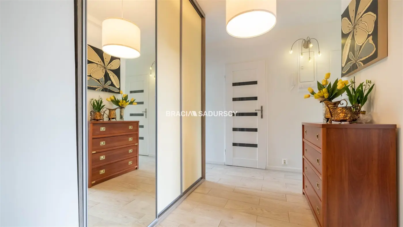 GUSTOWNE, ZADBANE, 2-POKOJOWE Z ODDZIELNĄ KUCHNIĄ