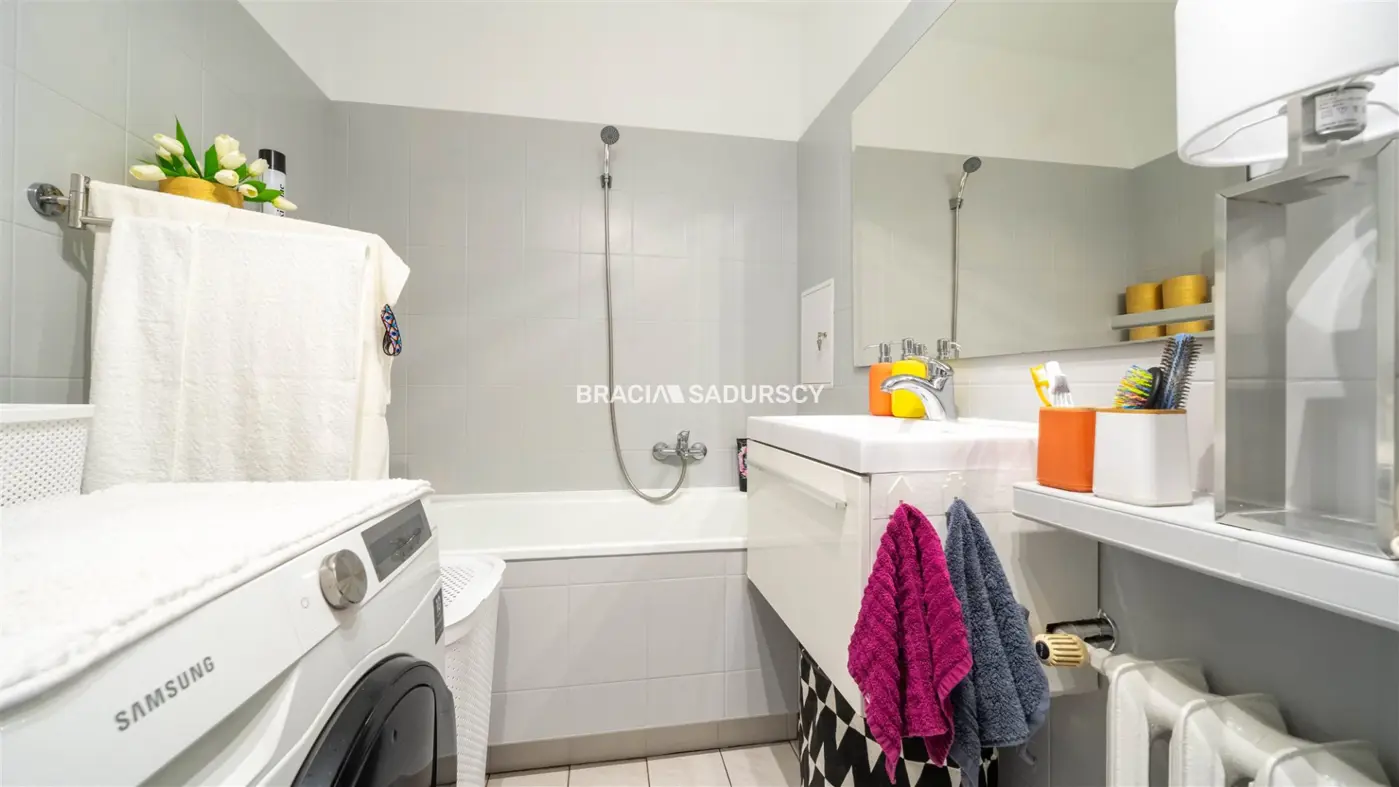 GUSTOWNE, ZADBANE, 2-POKOJOWE Z ODDZIELNĄ KUCHNIĄ