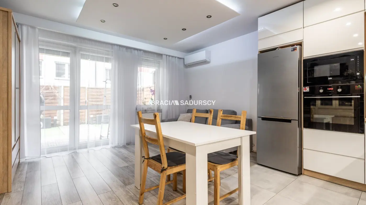 2-pok mieszkanie z ogródkiem na Dębskiego,2 m.park