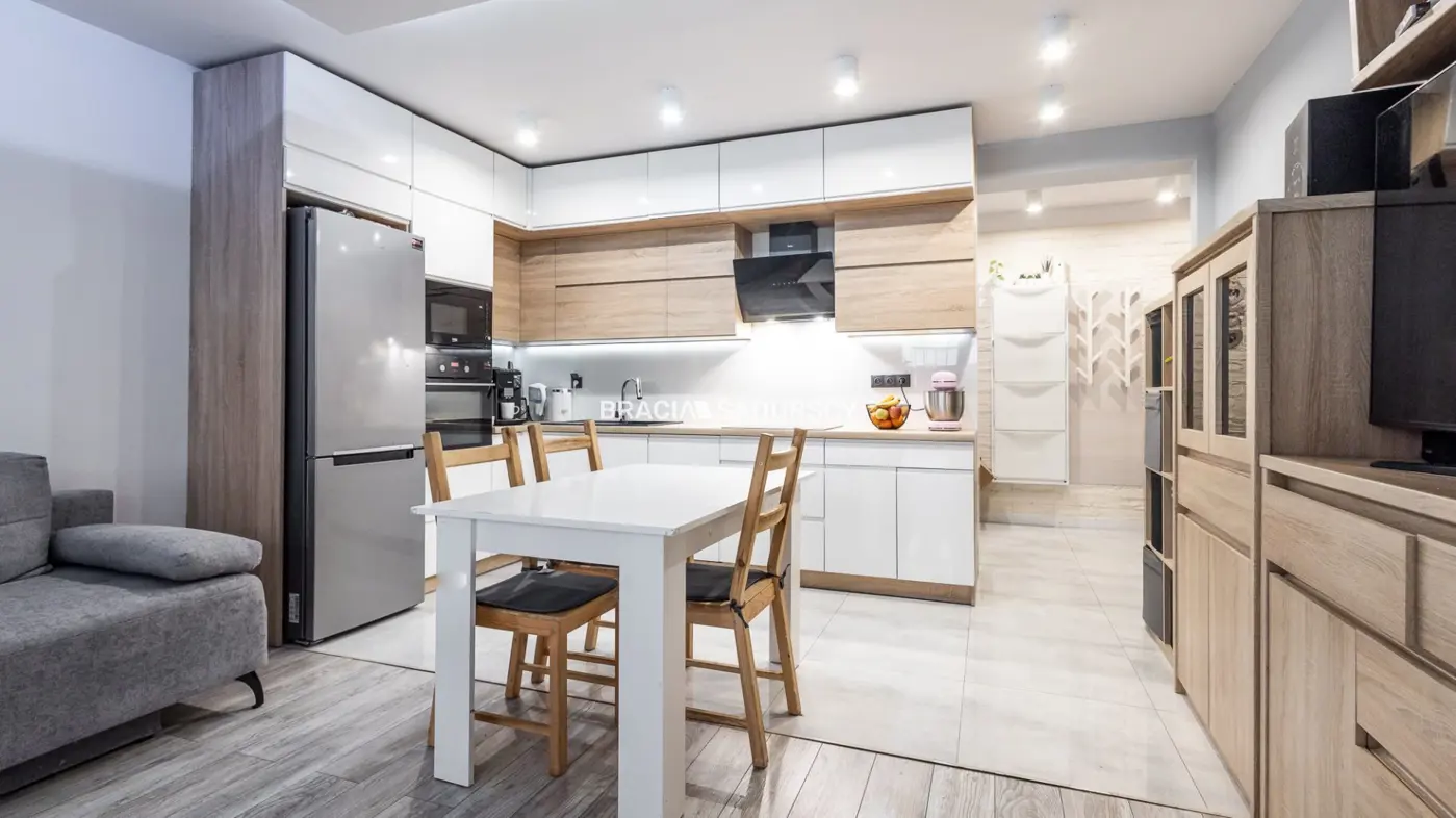 2-pok mieszkanie z ogródkiem na Dębskiego,2 m.park