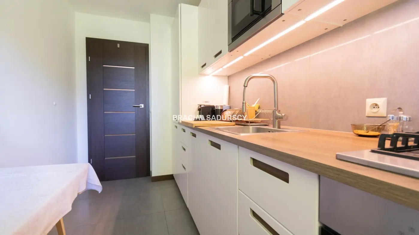 3 pok mieszkanie z dużym balkonem os. Przy Arce