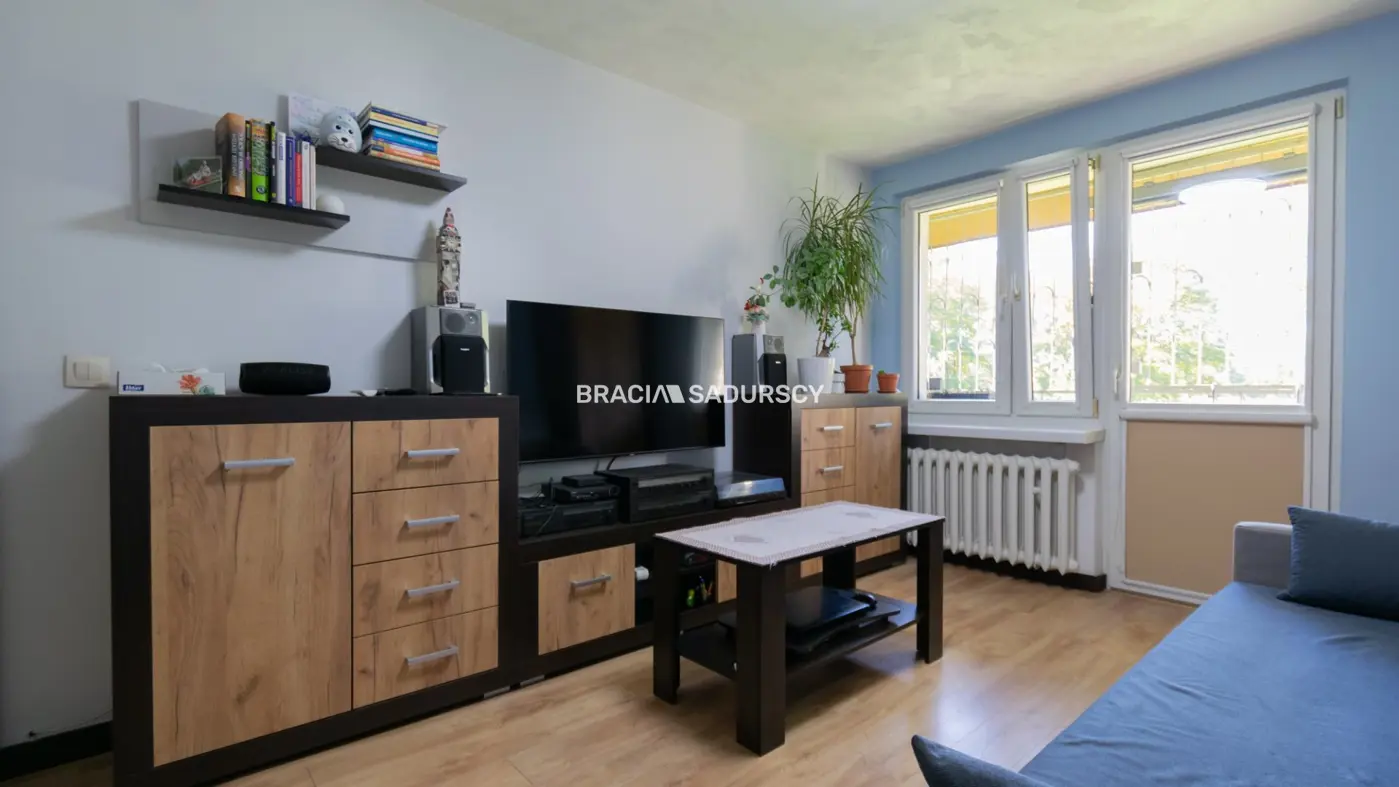 3 pok mieszkanie z dużym balkonem os. Przy Arce