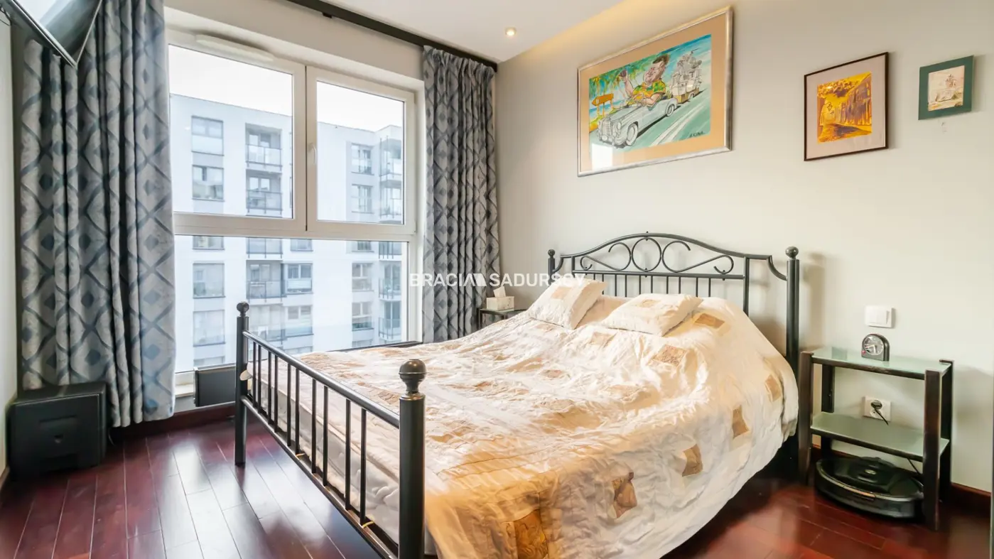 2 Pok z dużym balkonem al. 29 listopada.