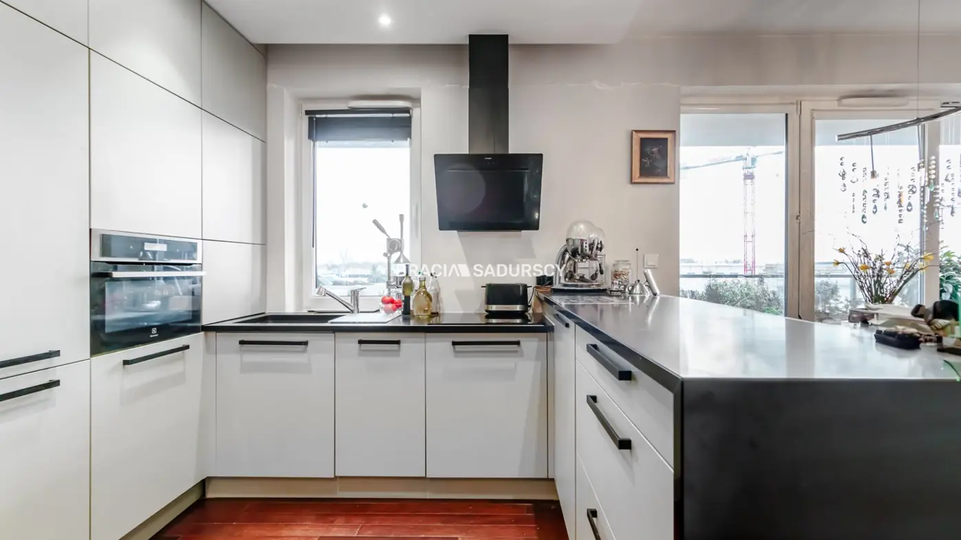 2 Pok z dużym balkonem al. 29 listopada.