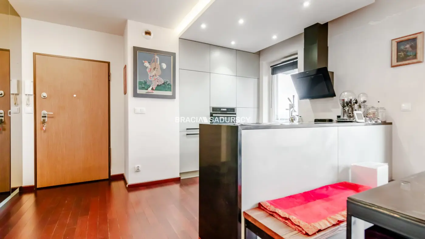 2 Pok z dużym balkonem al. 29 listopada.