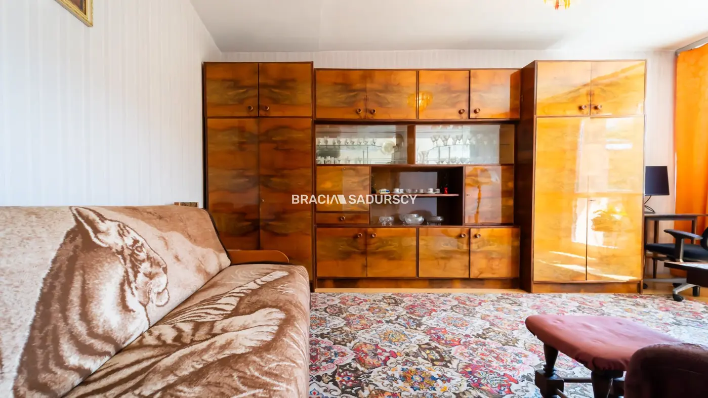 Aleksandry, mieszkanie z widokiem na zieleń.