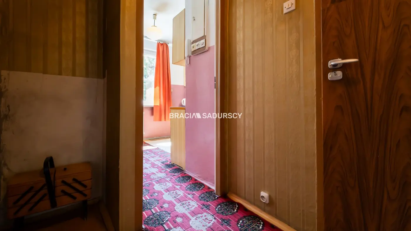 Aleksandry, mieszkanie z widokiem na zieleń.