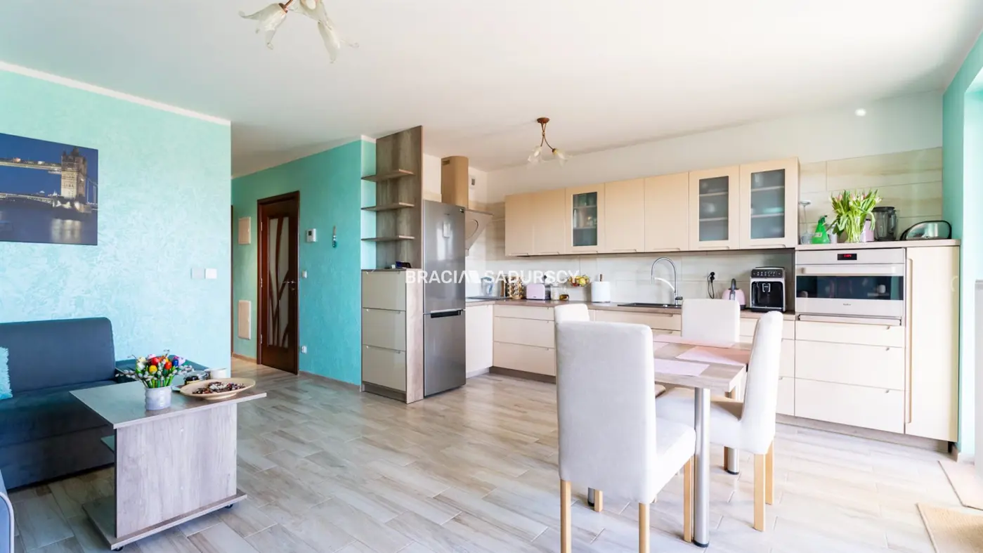 2 pok z dużym balkonem ul. Kordiana.