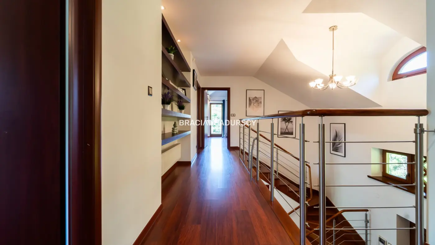 Wolnostojący 5 pokojowy dom w Libertowie.