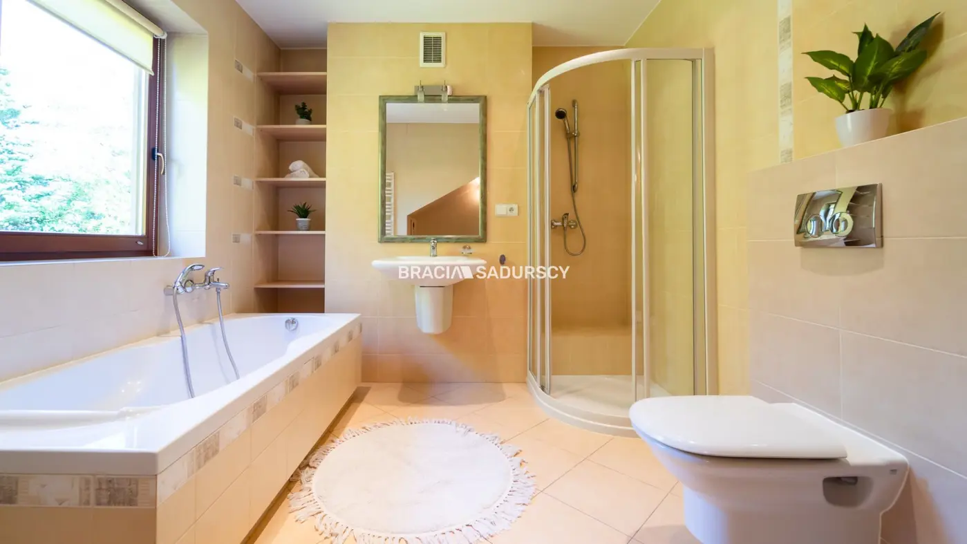 Wolnostojący 5 pokojowy dom w Libertowie.