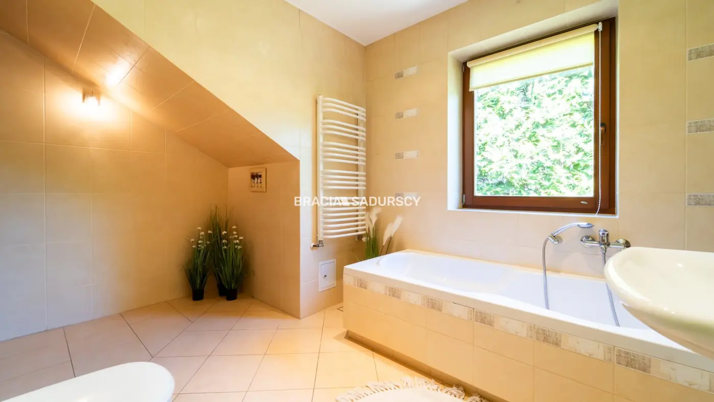 Wolnostojący 5 pokojowy dom w Libertowie.