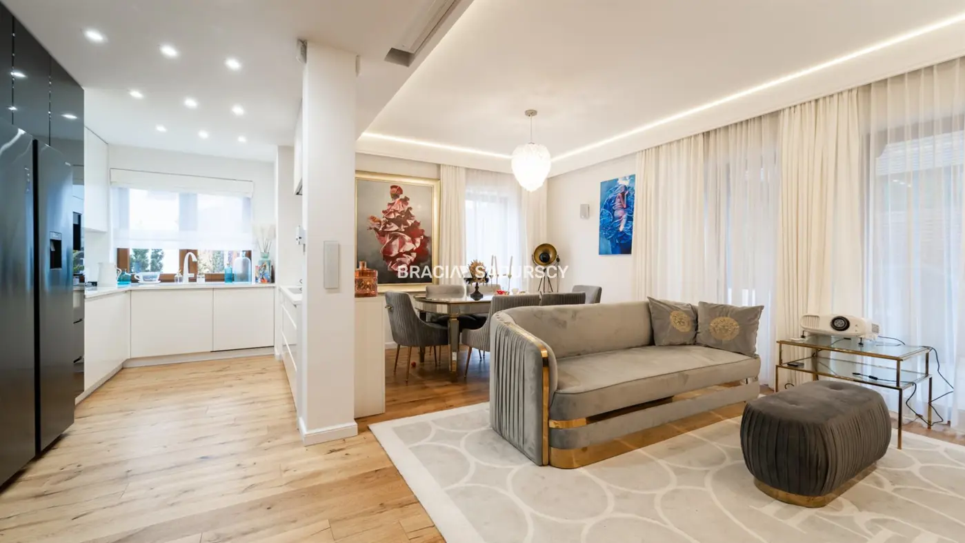 GUSTOWNY, ZADBANY DOM NA KAMERALNYM OSIEDLU