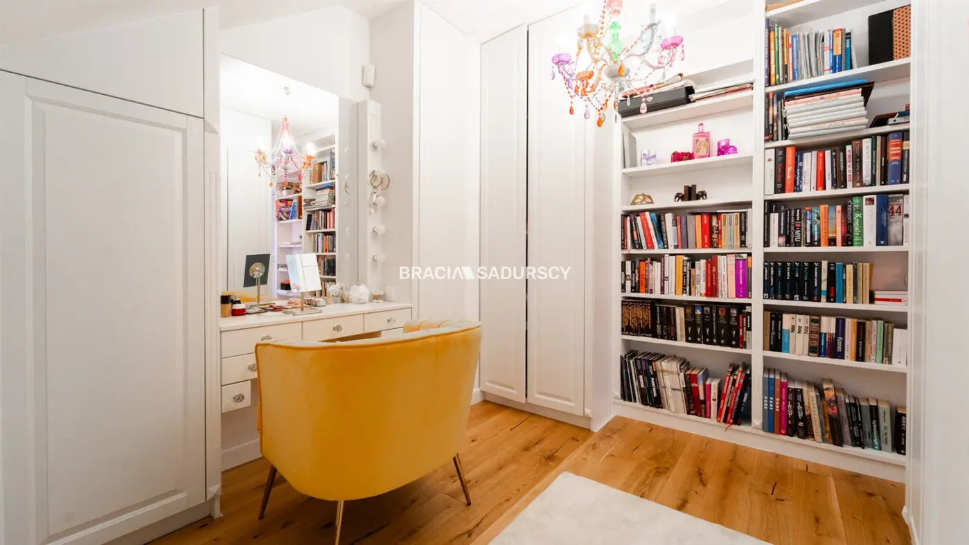 GUSTOWNY, ZADBANY DOM NA KAMERALNYM OSIEDLU