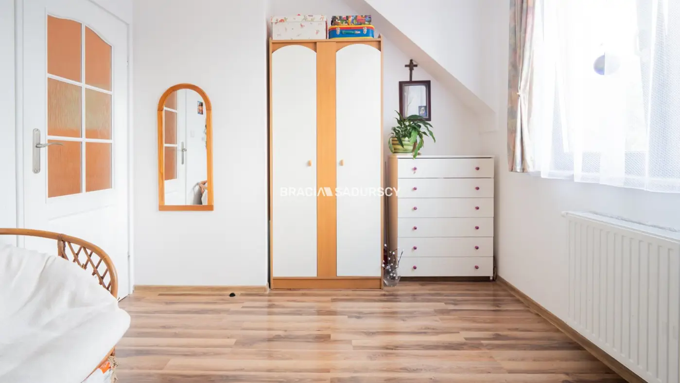 Sprzedam dom w zabudowie bliźniaczej,Zabierzów