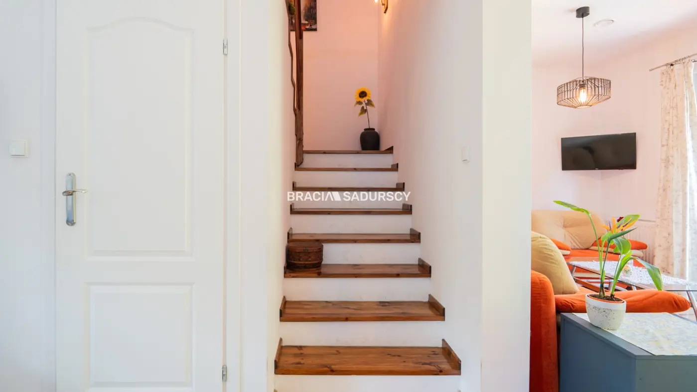 Sprzedam dom w zabudowie bliźniaczej,Zabierzów