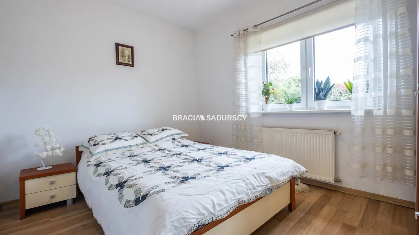 UROKLIWY DOM W BARDZO DOBREJ LOKALIZACJI