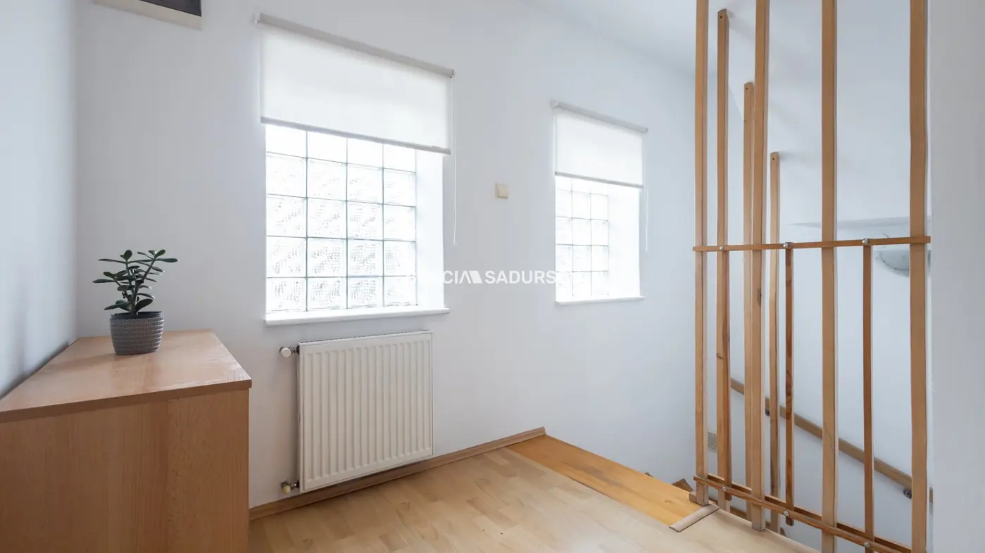 UROKLIWY DOM W BARDZO DOBREJ LOKALIZACJI