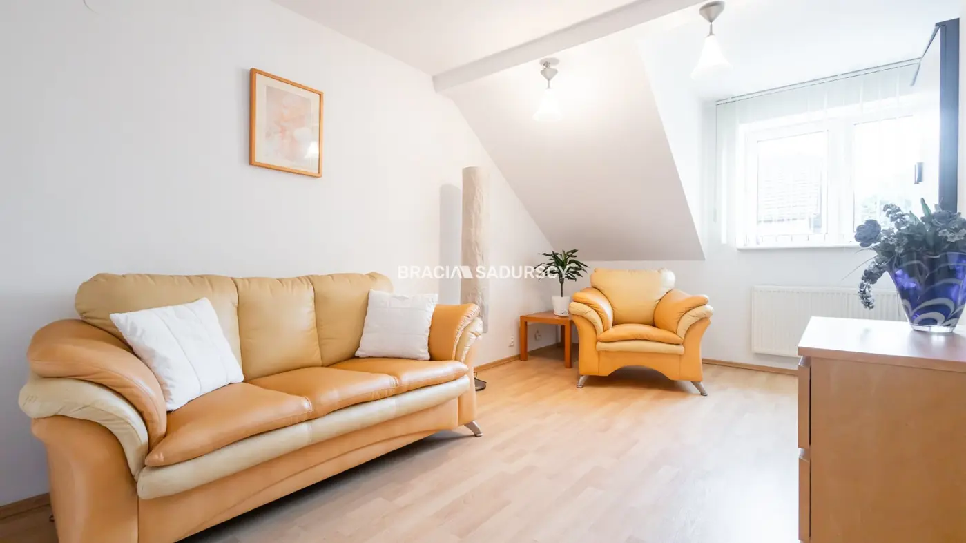 UROKLIWY DOM W BARDZO DOBREJ LOKALIZACJI